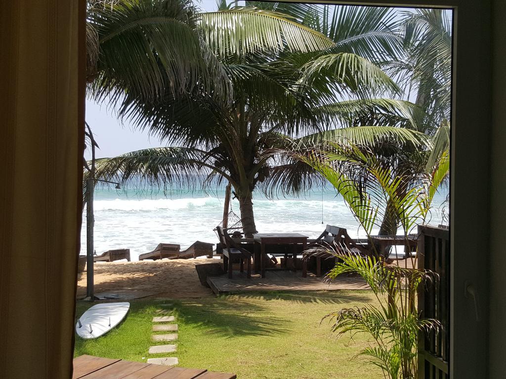 The Den Guest House Хіккадува Екстер'єр фото
