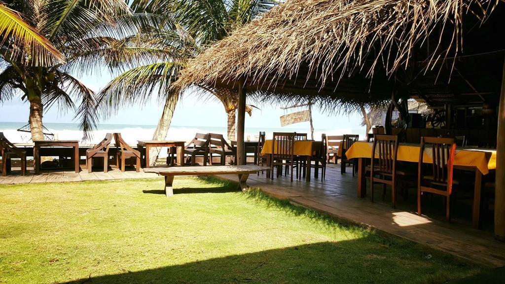 The Den Guest House Хіккадува Екстер'єр фото