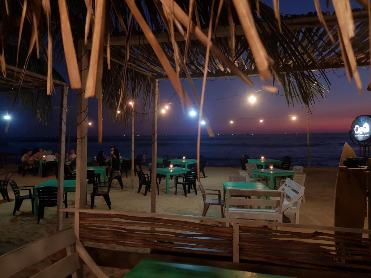 The Den Guest House Хіккадува Екстер'єр фото